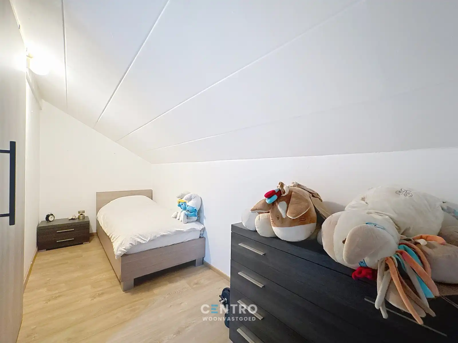 RESIDENTIEEL gelegen villa met 3 slpks, garage én ZUIDger. tuin! foto 16