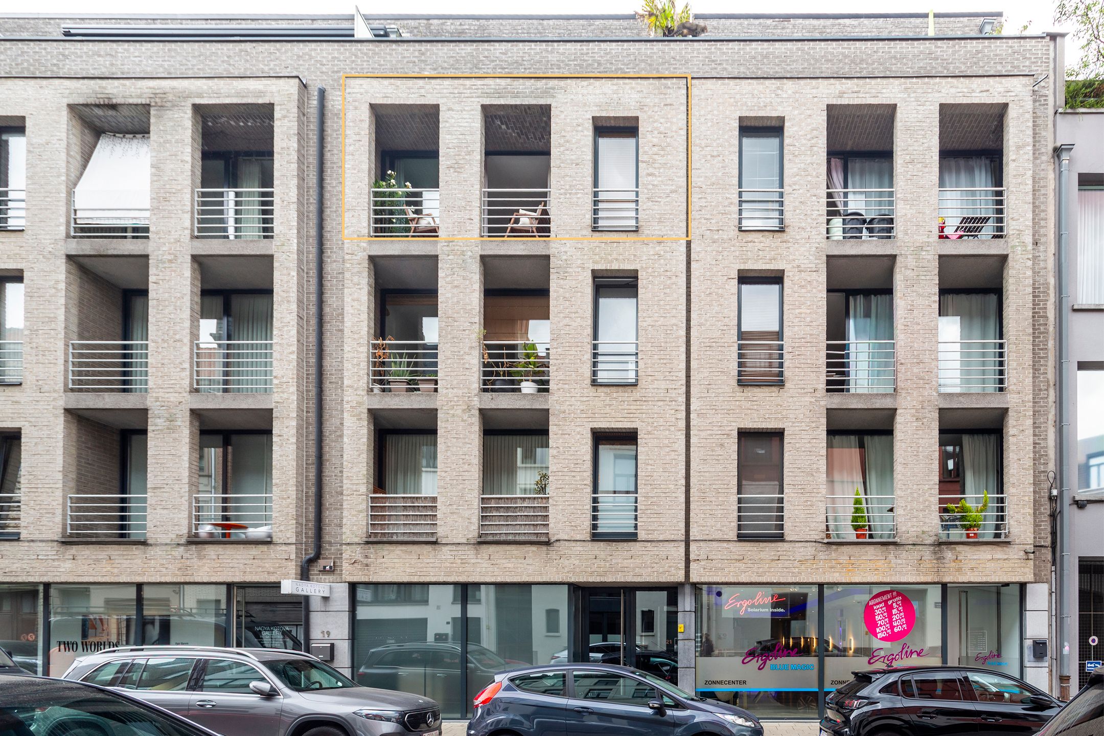 licht appartement met 2 terrassen pal op het Zuid foto 6