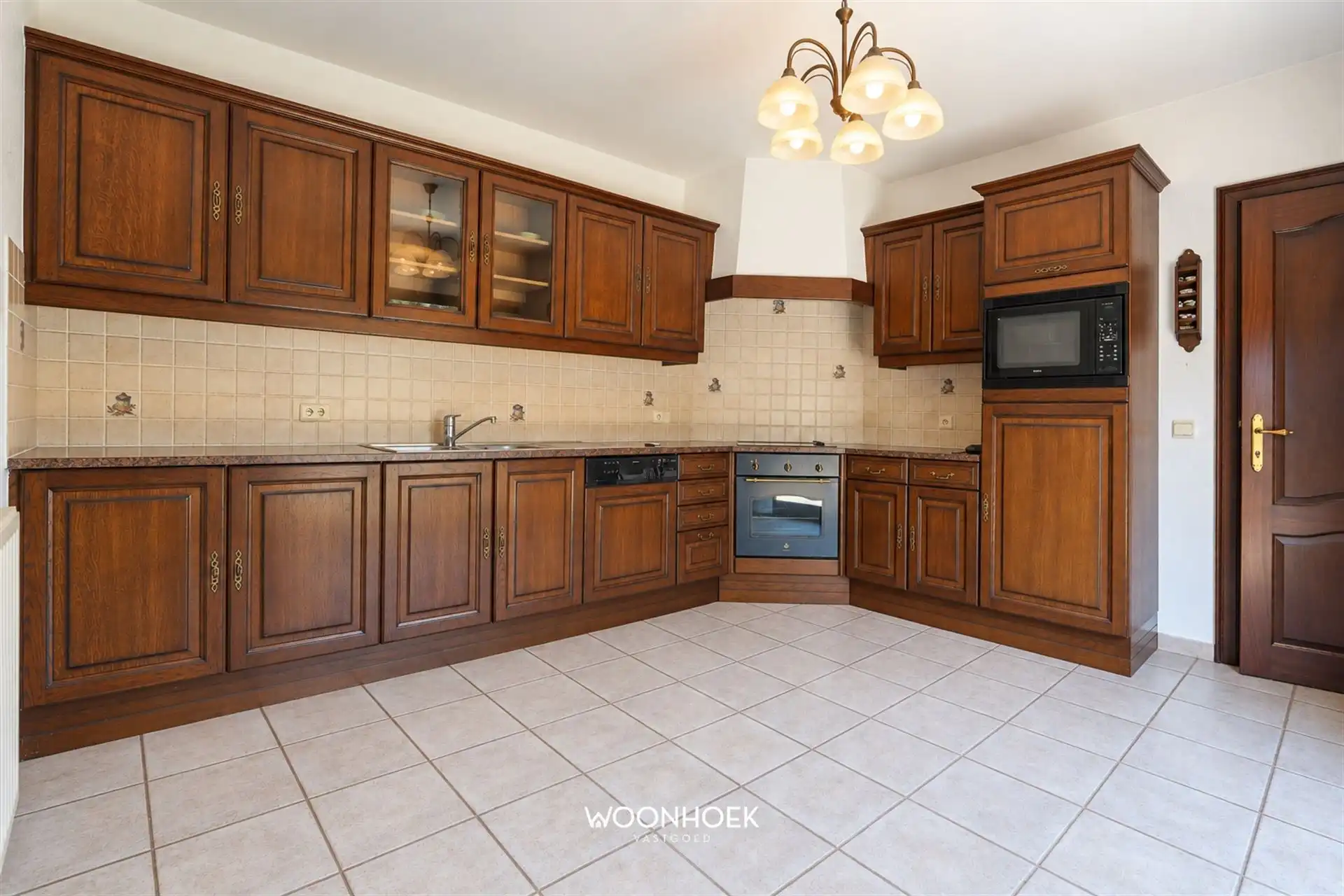 Rustig gelegen villa in gegeerde woonwijk te Waasmunster foto 5