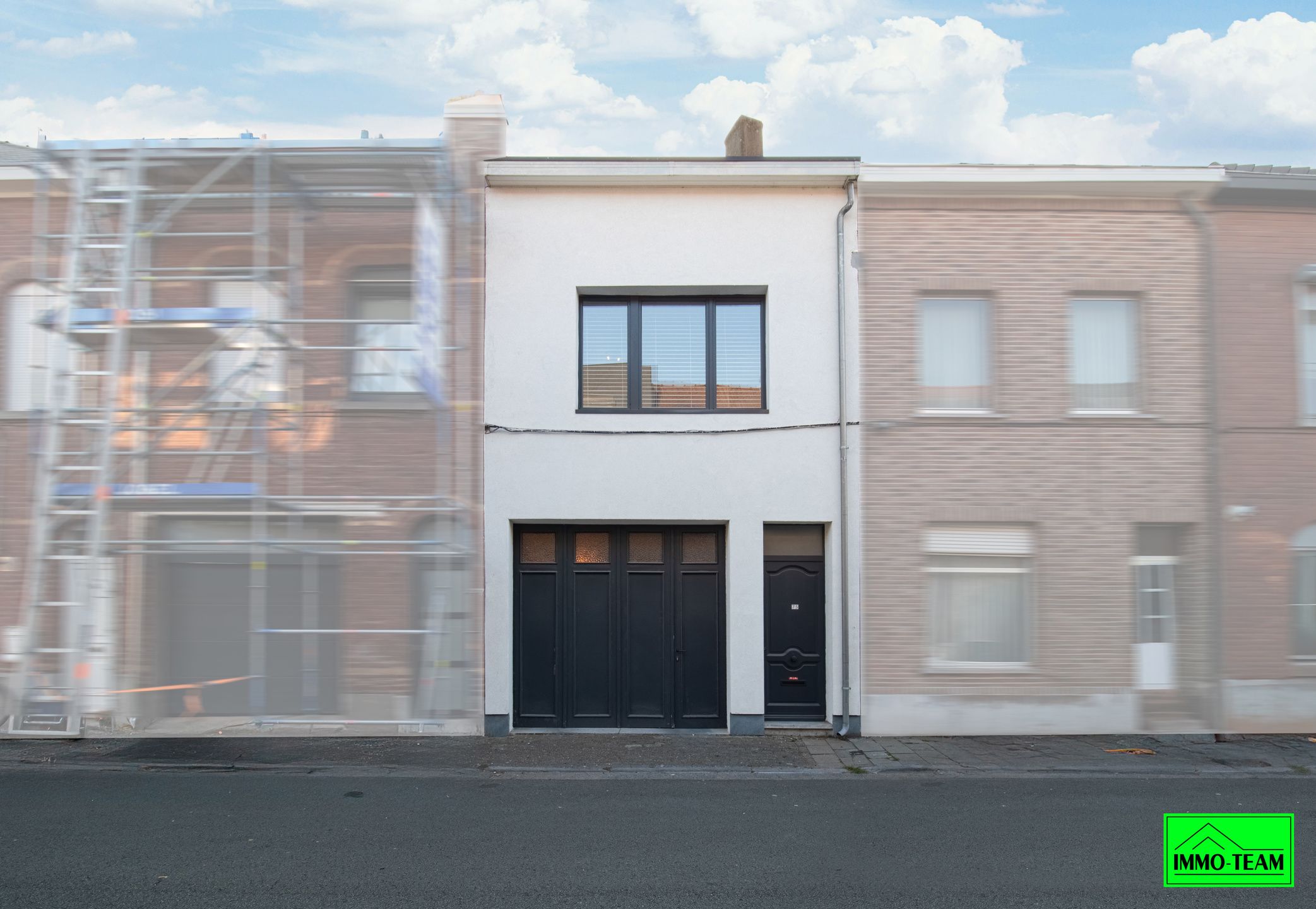 Volledig gerenoveerde instapklare woning nabij centrum Aalst foto {{pictureIndex}}