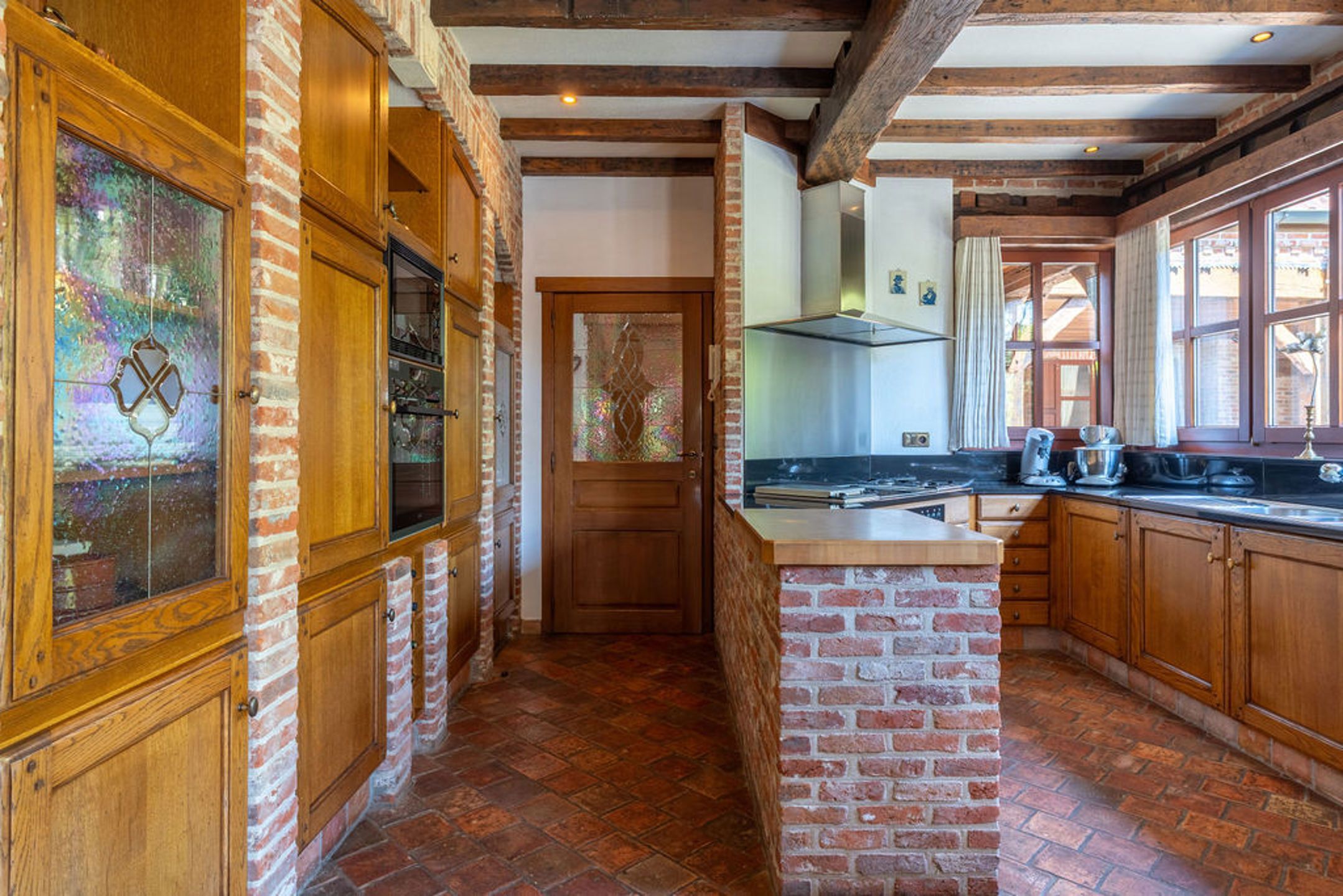 Ruime villa met 6 slpk op 2.295 m² grond met veel privacy foto 19