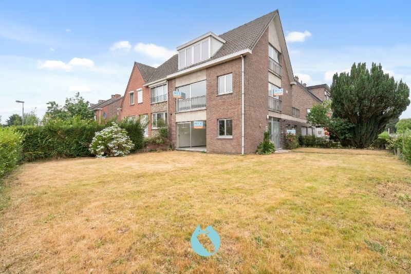 Ruim appartement met 2 slpks, groot terras en garage foto 13