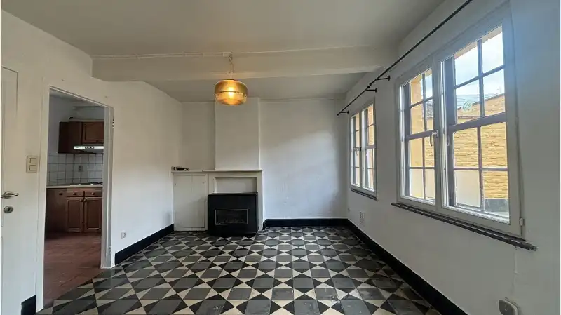 Karaktervolle 2-slaapkamerwoning met ruim TERRAS te huur in Brugge foto 4