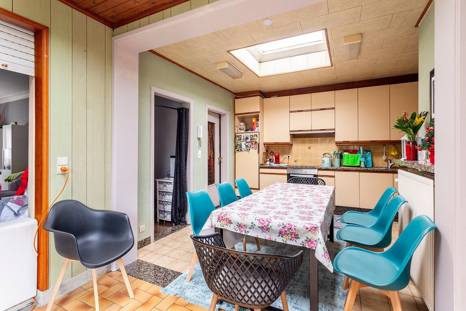 Ruime halfopen bebouwing met vijf slaapkamers foto 13