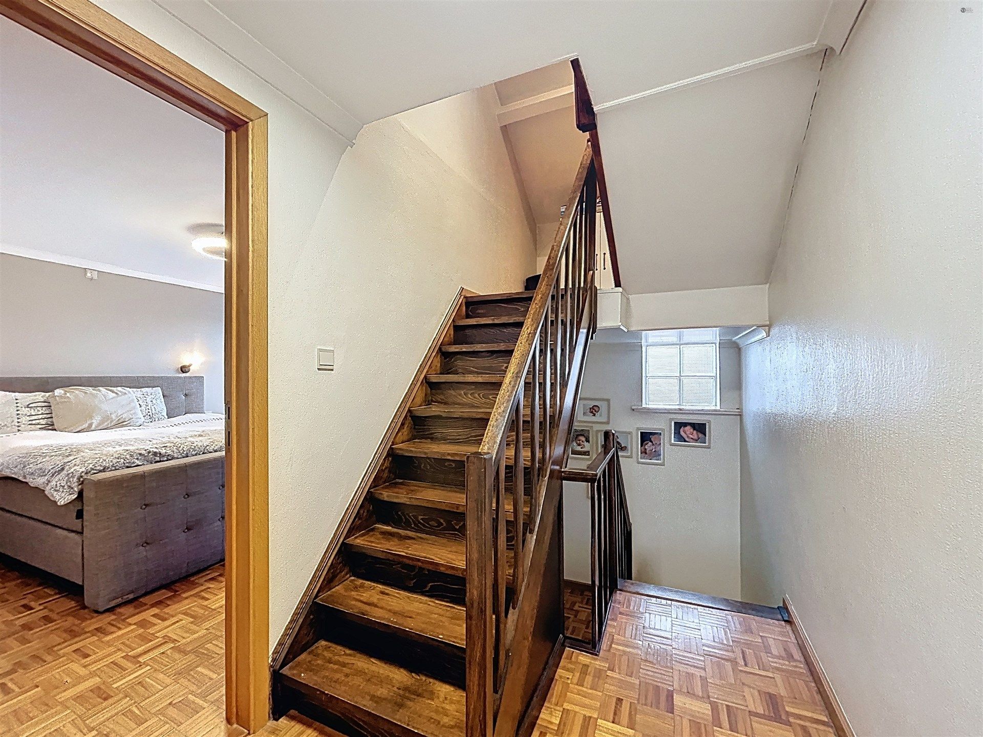 Half open bebouwing met 4 slaapkamer en garage op perceel van 433m² foto 12