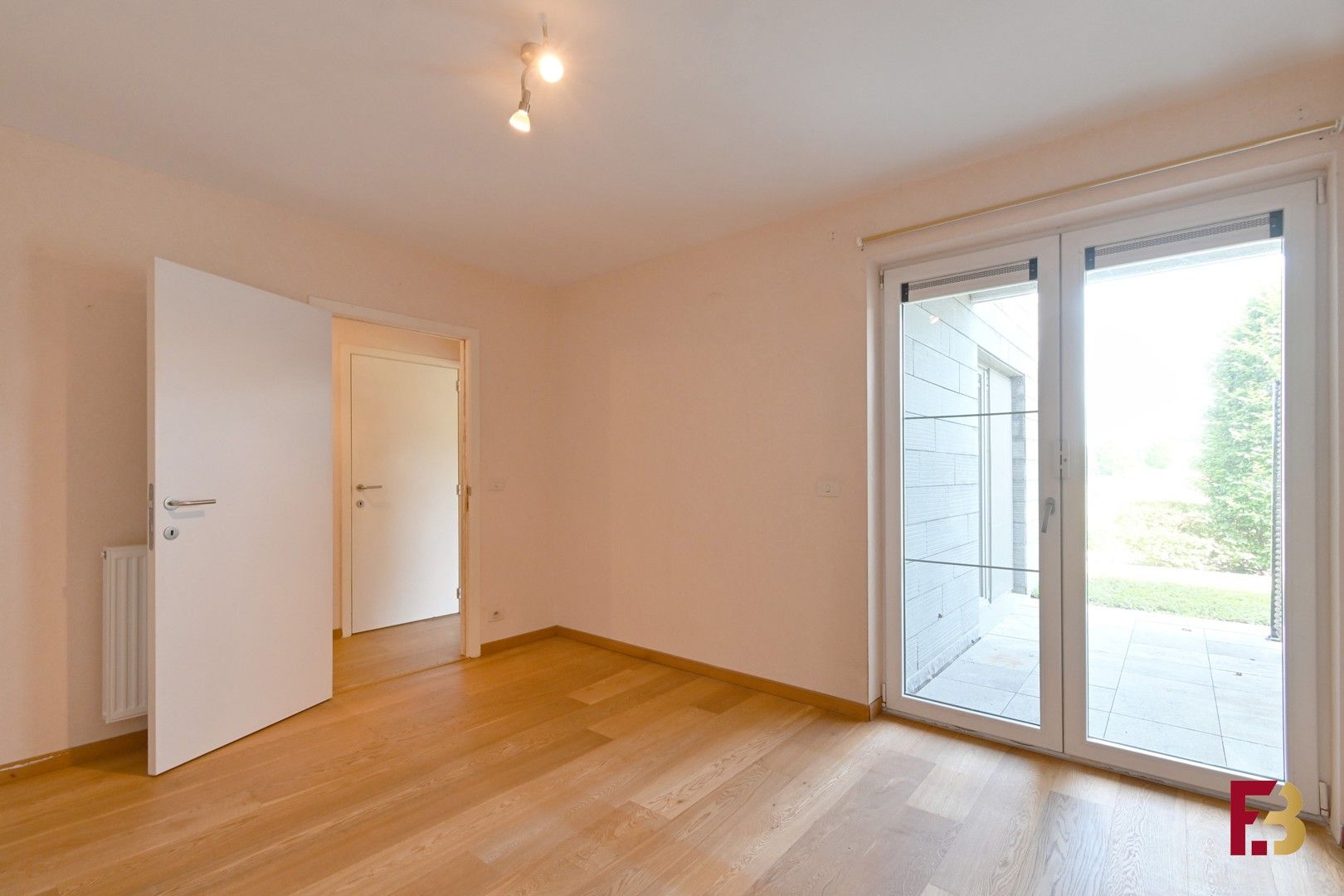 Lichtrijk gelijkvloers appartement met 2 terrassen en uitzicht op groen – hartje Eke foto 13