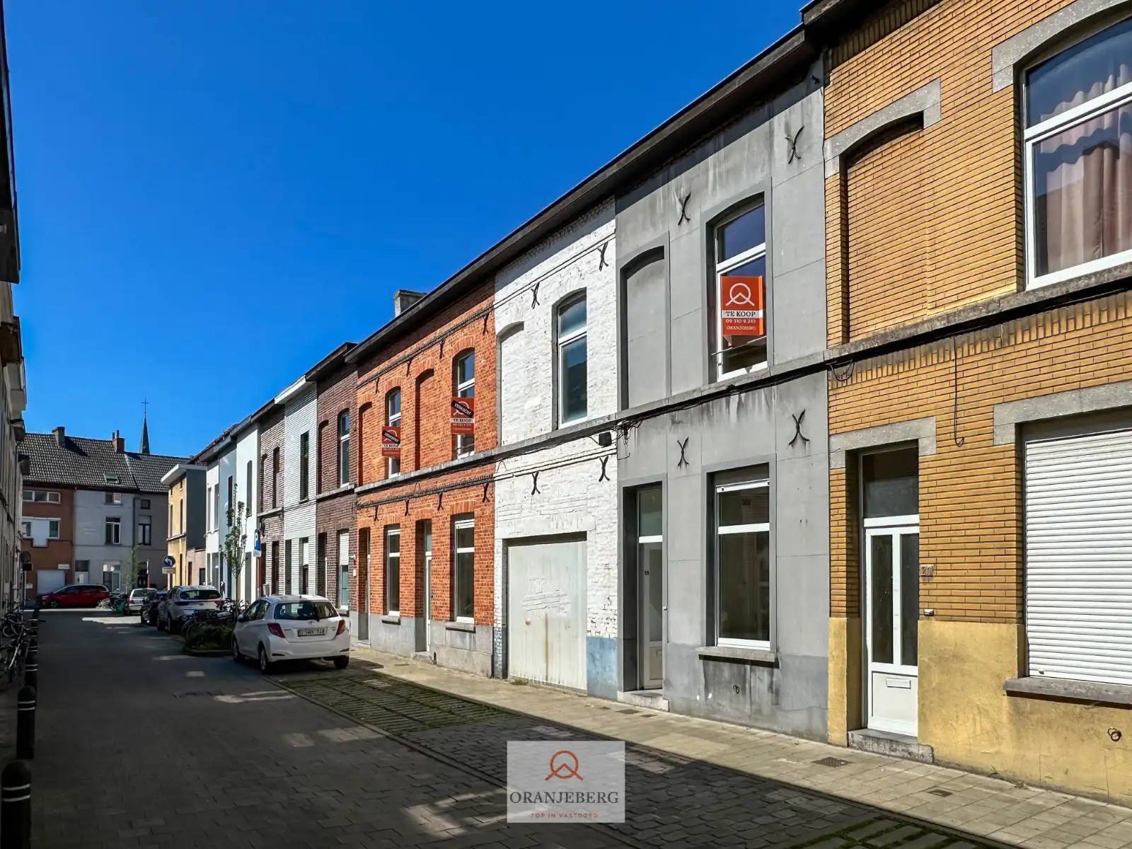Instapklaar 2 slpk rijhuisje in rustige straat te koop op TOPligging nabij Gent foto {{pictureIndex}}