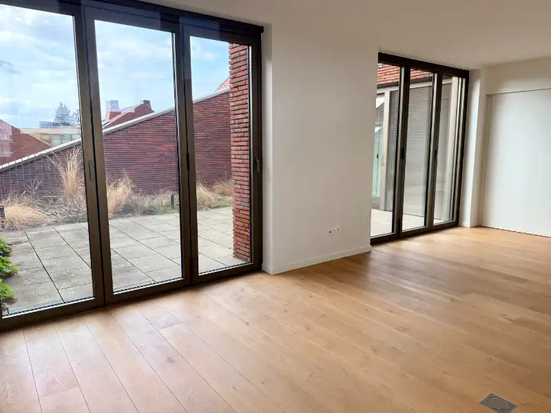 PENTHOUSE SERVICEFLAT MET 3 SLPK, 2 BADK, 2 TERRASSEN foto 13