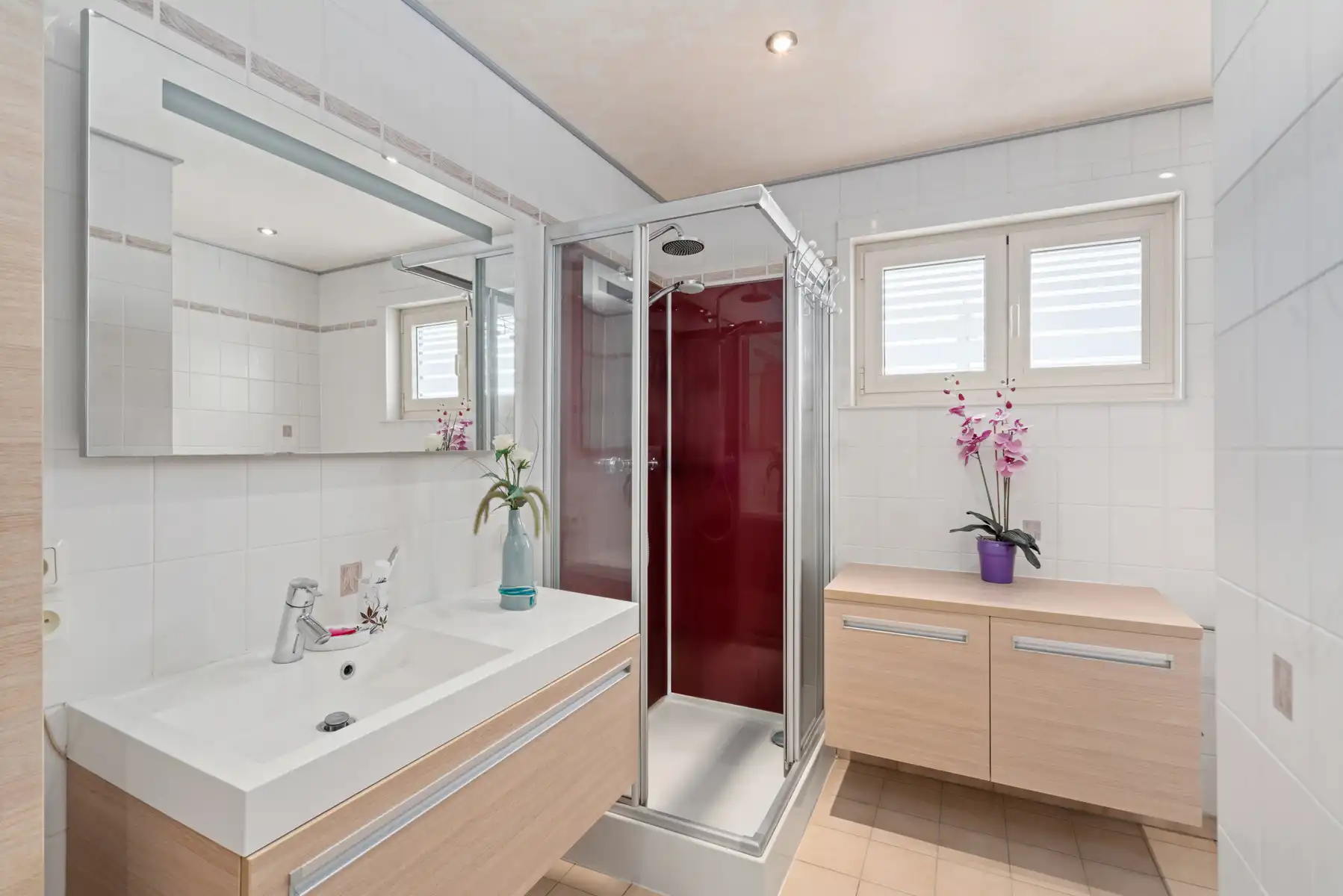 Instapklare gezinswoning met 3 slaapkamers, 2 badkamers foto 19