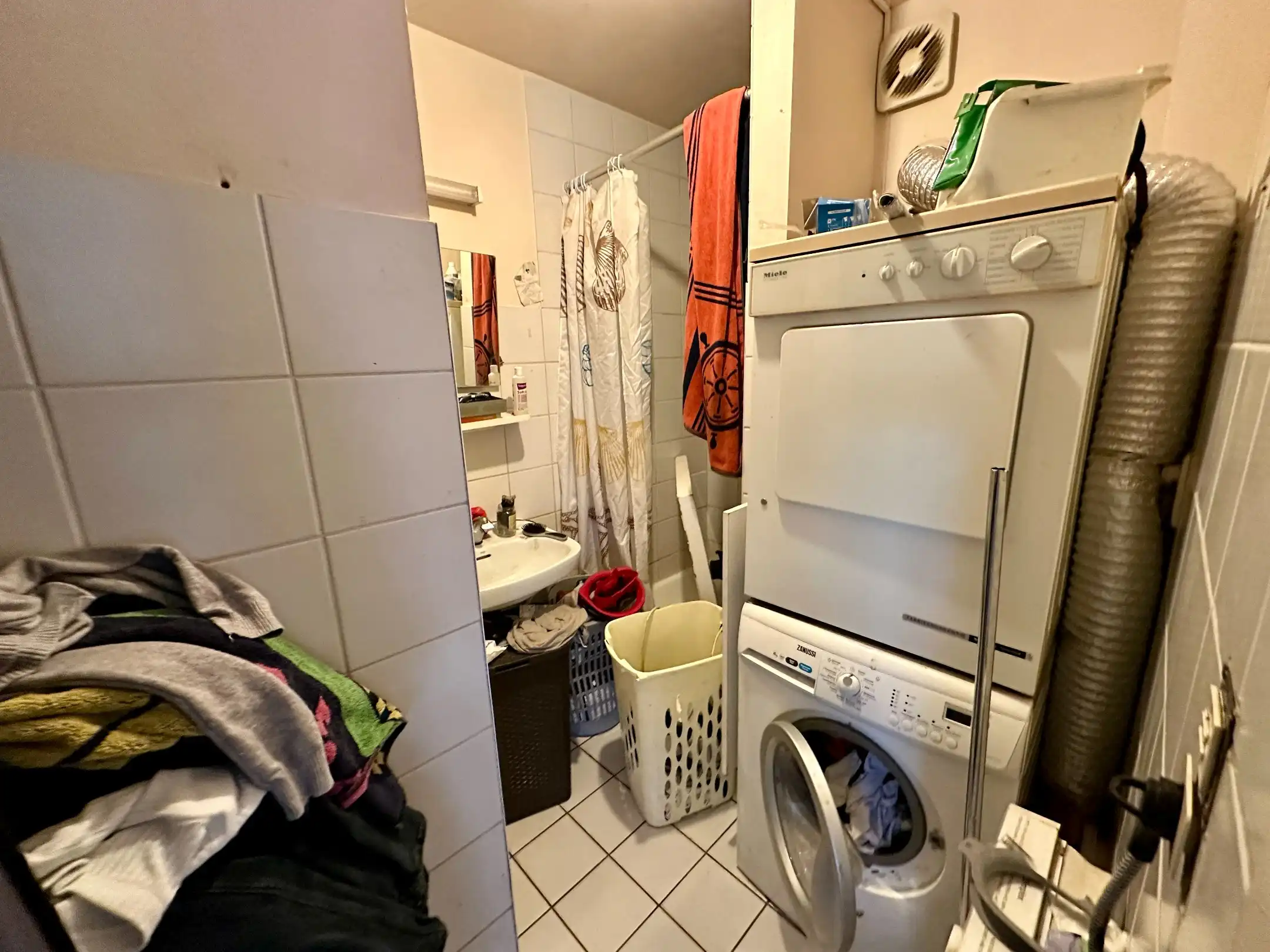 Duplex dakappartement met 1 slaapkamer, kelderberging en balkon foto 6