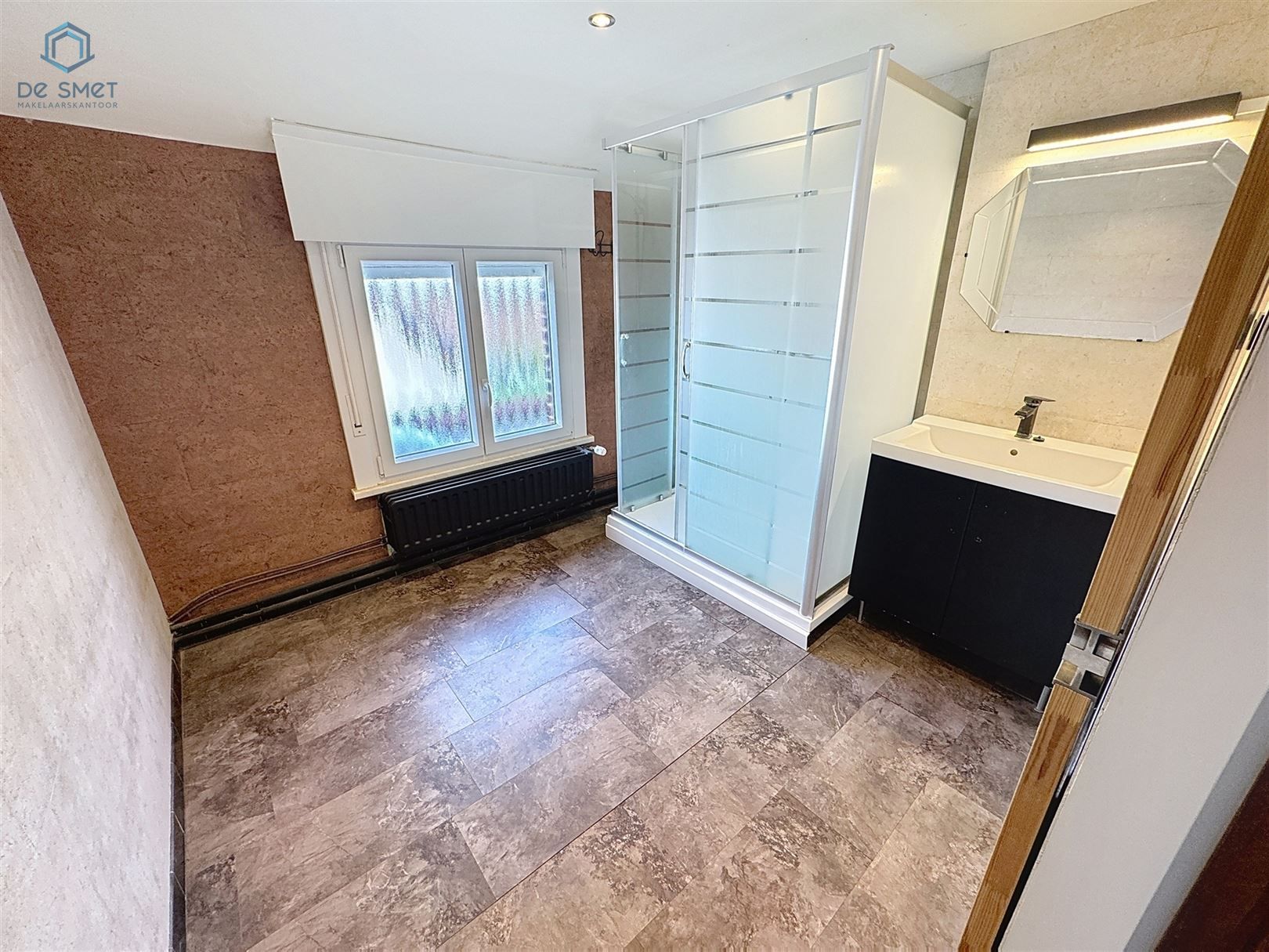Te koop: Op te frissen gezinswoning met 3 slaapkamers, garage en tuin geen renovatieplicht! foto 18