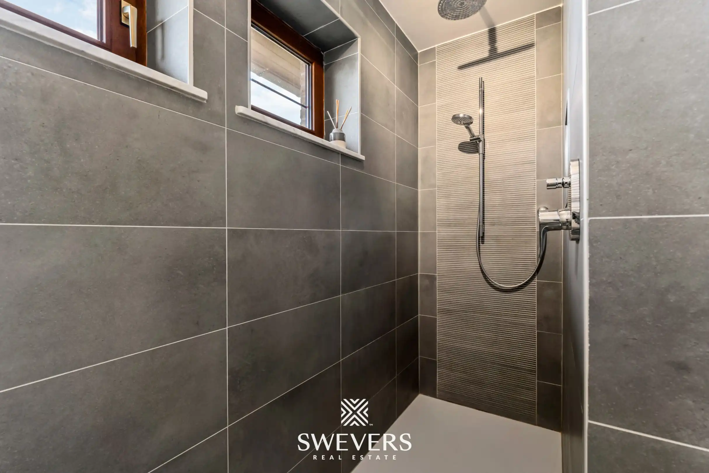 Uiterst verzorgde en lichtrijke woning op een rustige locatie in Heusden-Zolder foto 16