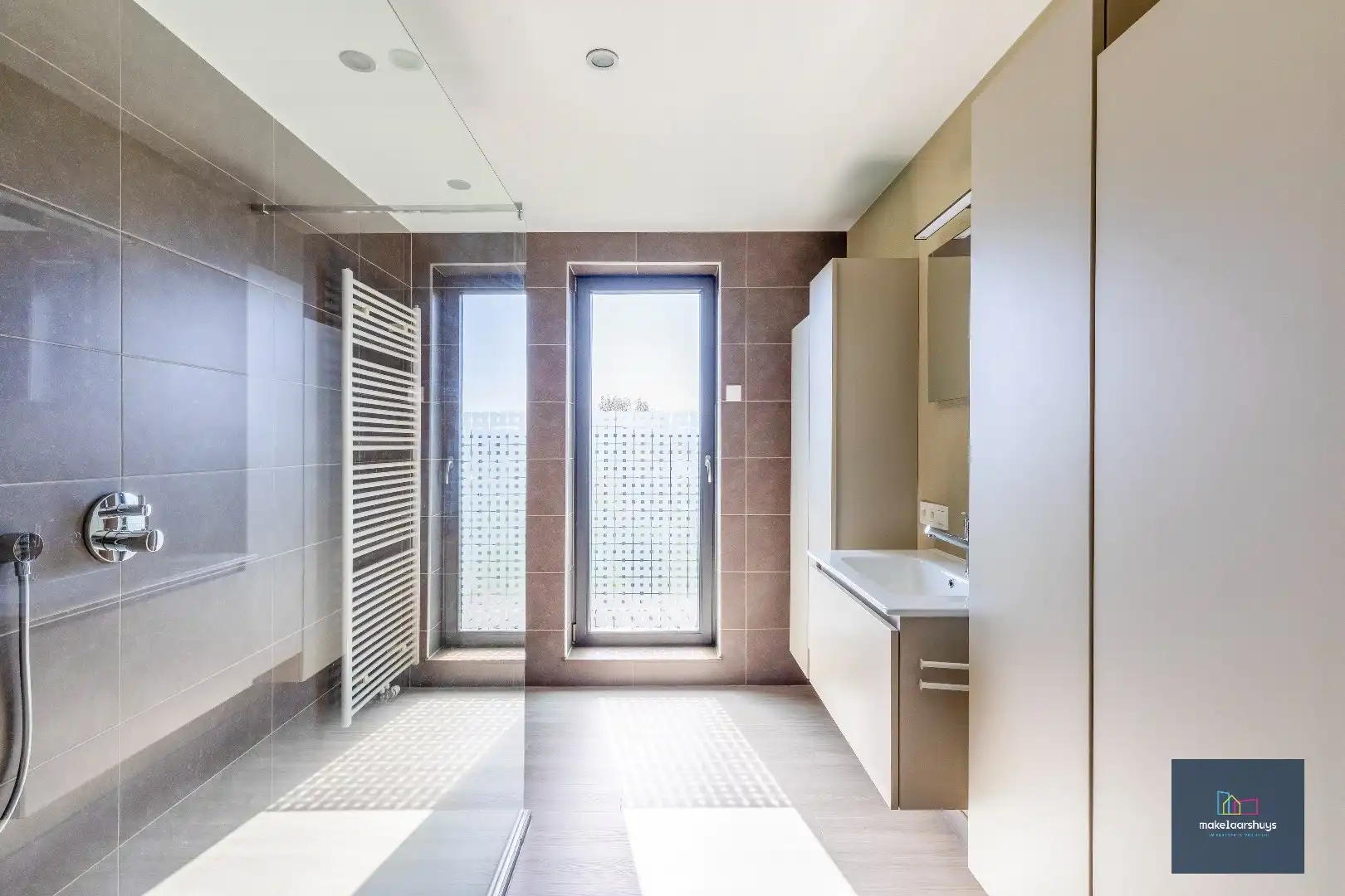 Penthouse met 2 slp. ruim terras, 2 st.plaatsen & kelder foto 10