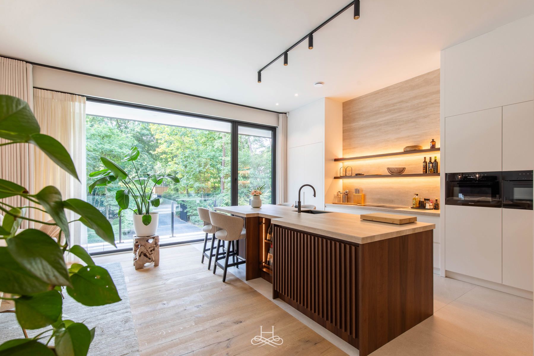 Luxueus villa appartement met riant dakterras en tuin foto 5