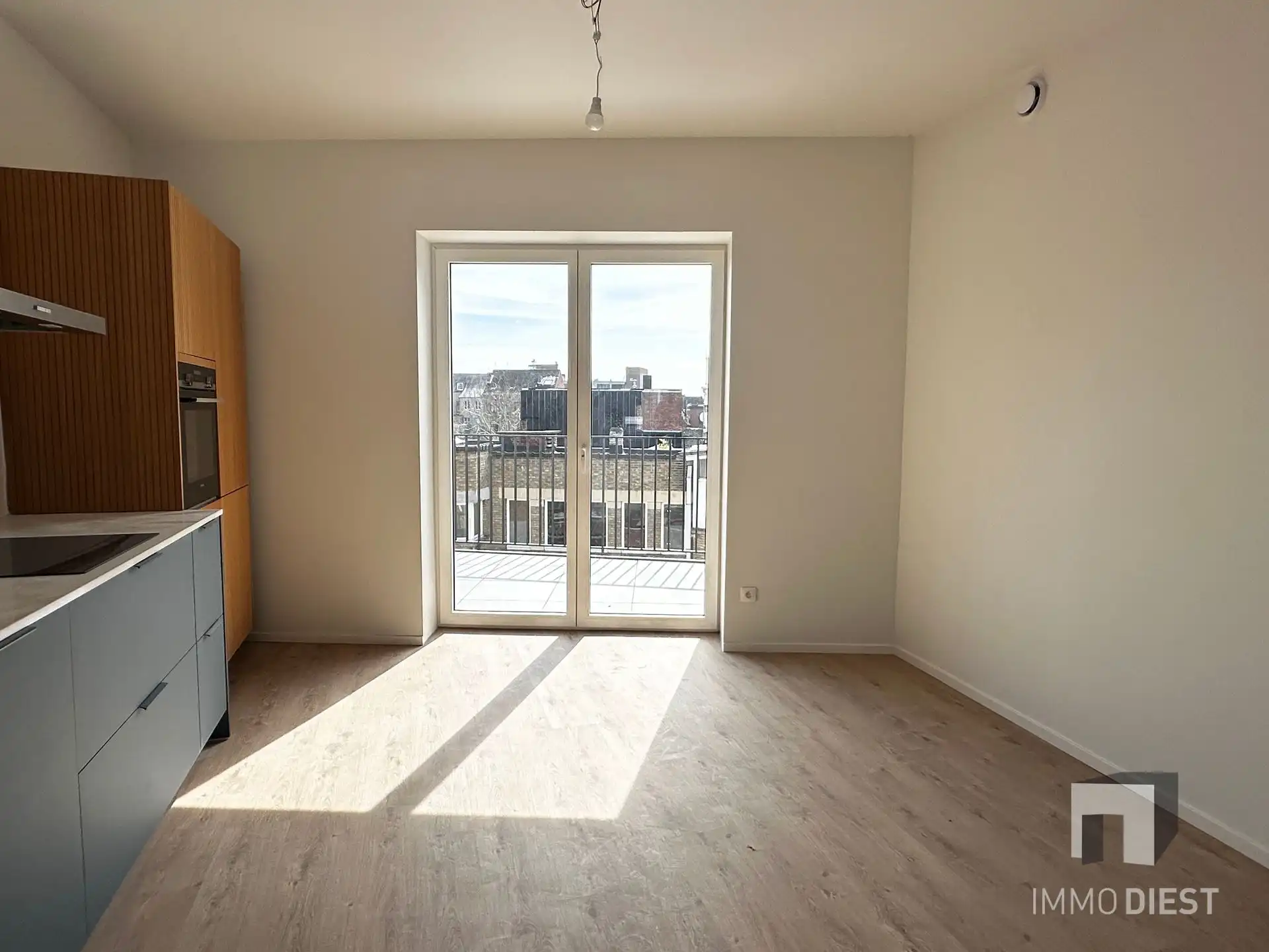 Knap appartement met terras en 2 slpks - centrum Diest - veel lichtinval foto 2