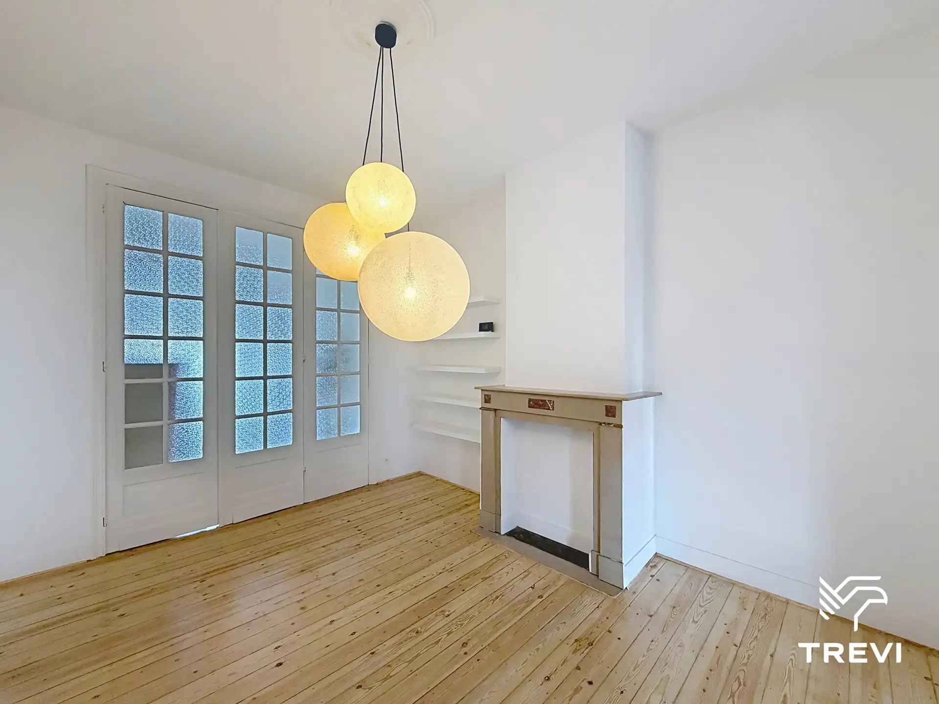 Charmant, onlangs gerenoveerd appartement met 2 slaapkamers foto 2