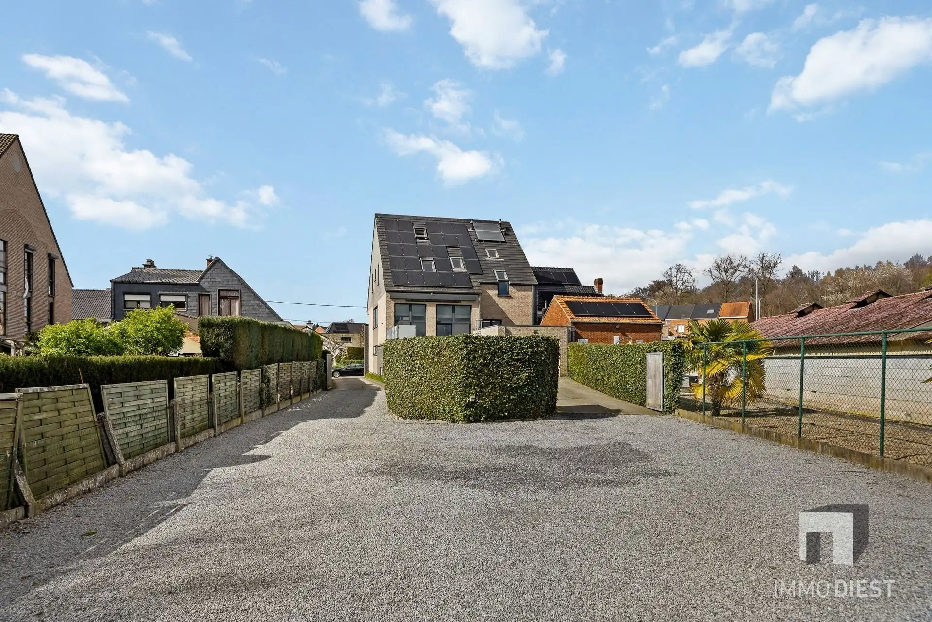 Bedrijfsgebouw én woning aan de stadsrand foto 32