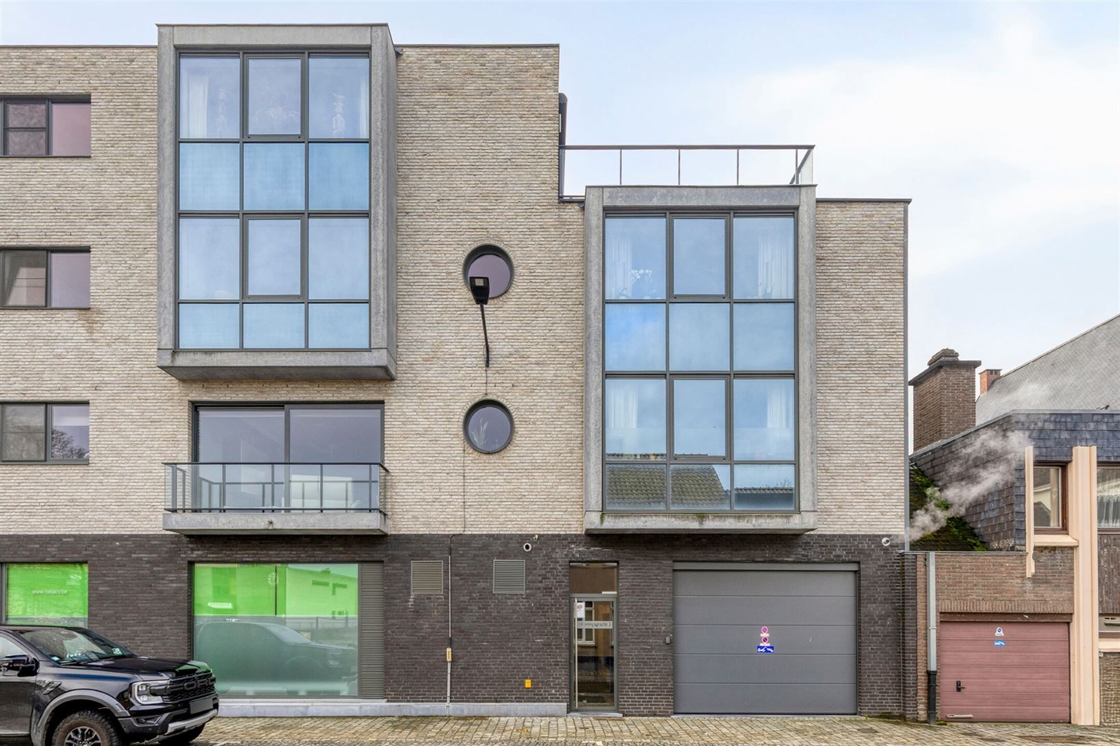 Ruim appartement van 111 m2 in het centrum van Oudenaarde foto {{pictureIndex}}