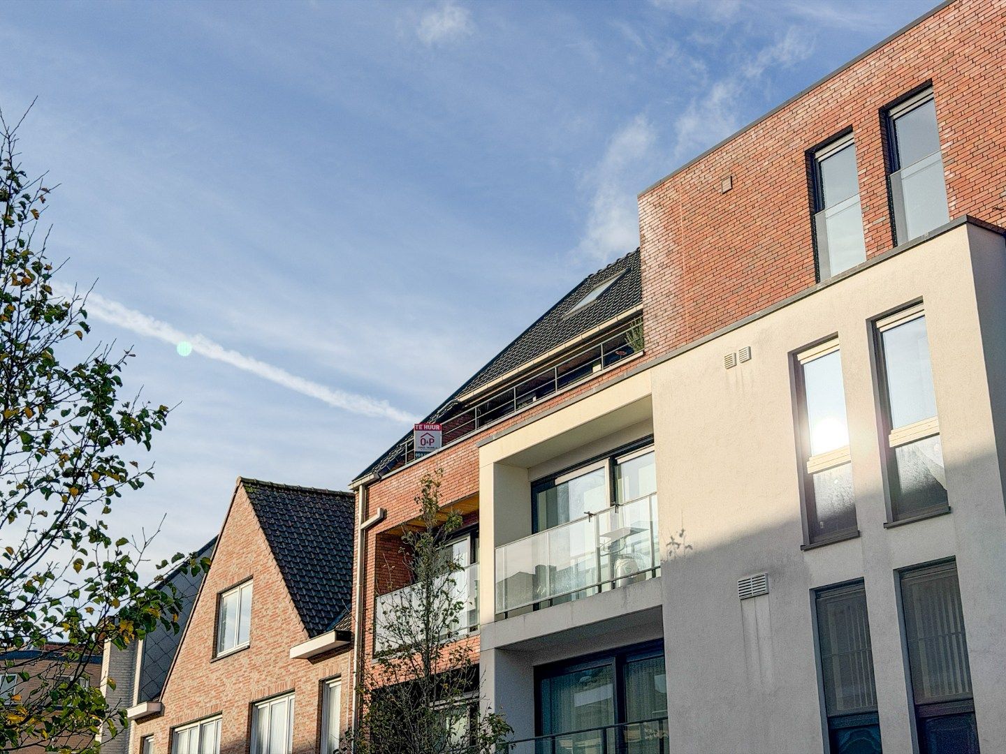 Lichtrijk recent appartement met 2 slp, groot terras en garage, Torhout. foto 20