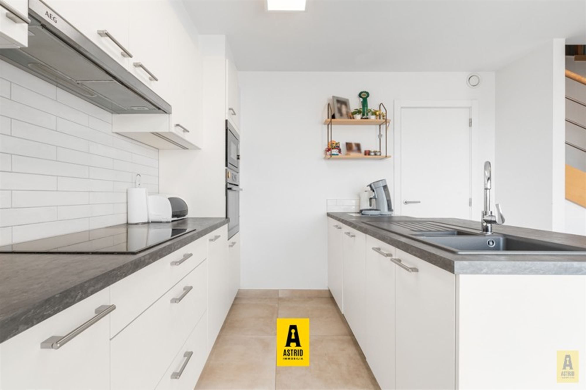 🌊 Instapklaar duplexappartement in hartje Bredene! foto 7