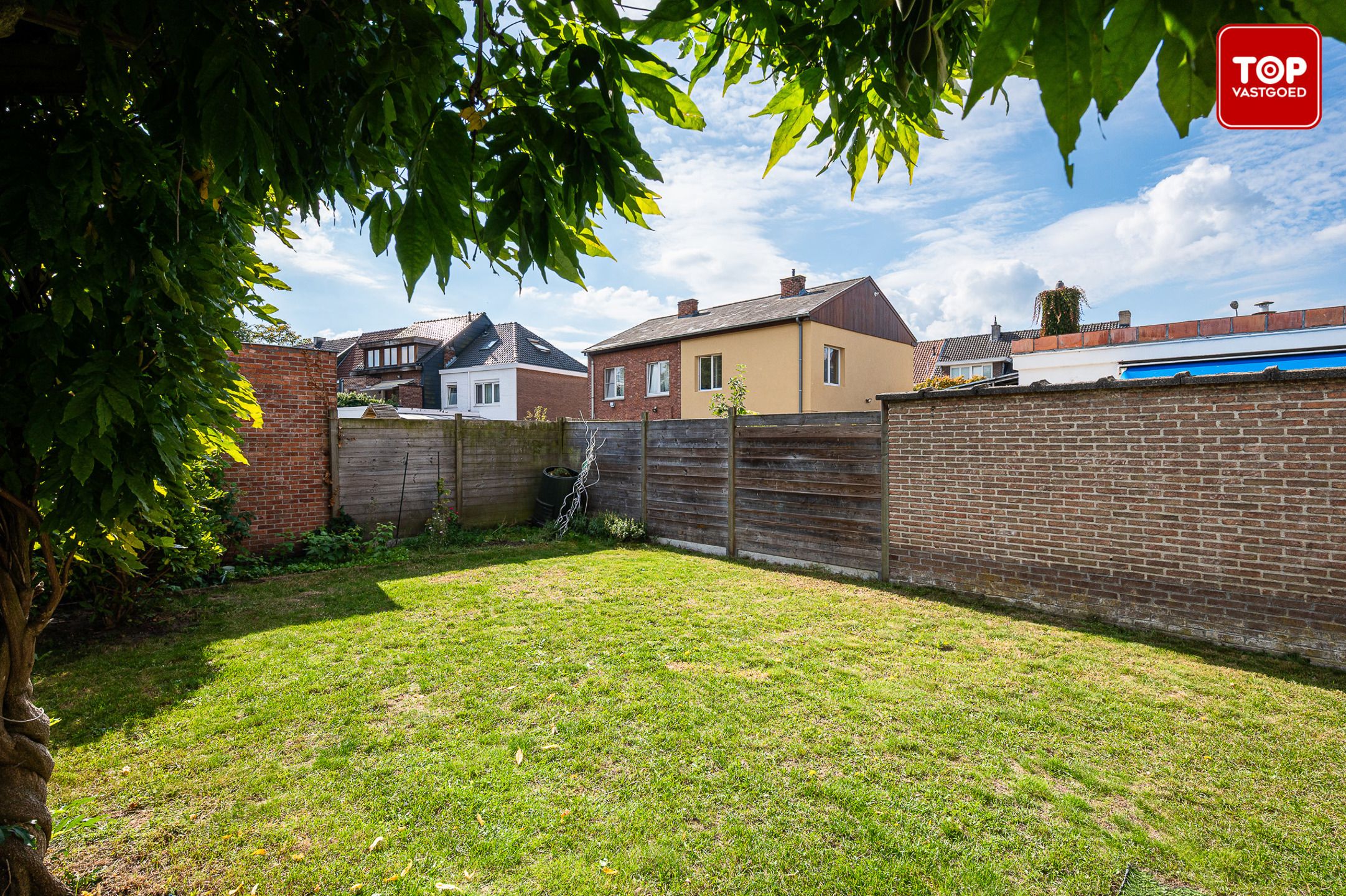 Instapklare halfopen bebouwing met drie slaapkamers foto 21