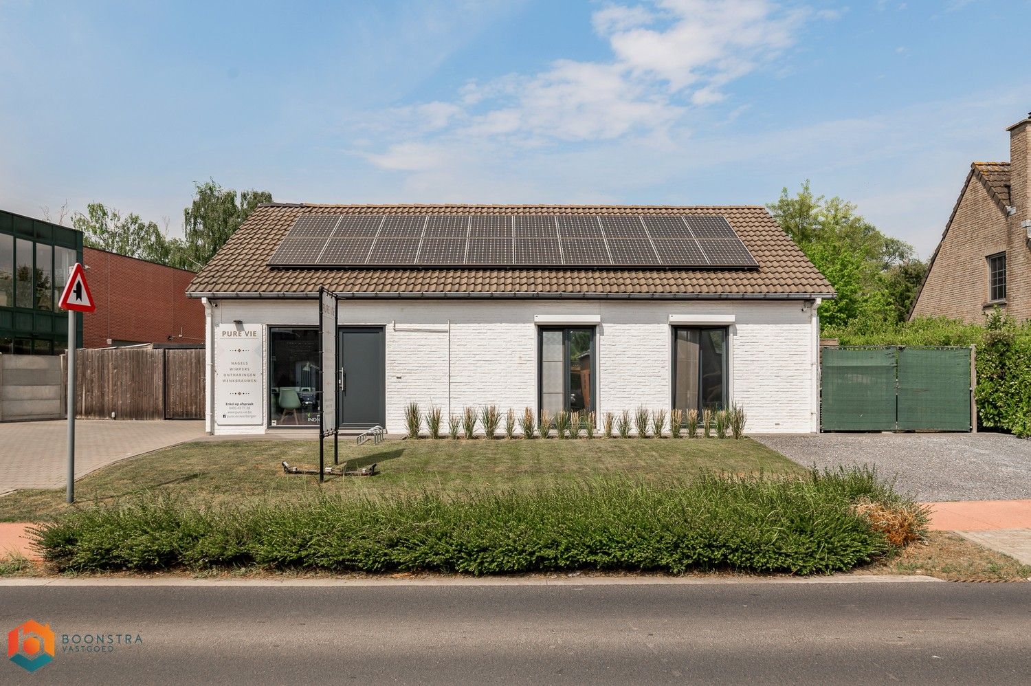 Gelijkvloerse woning met 3 slpkrs, ruime tuin en zwembad foto 23