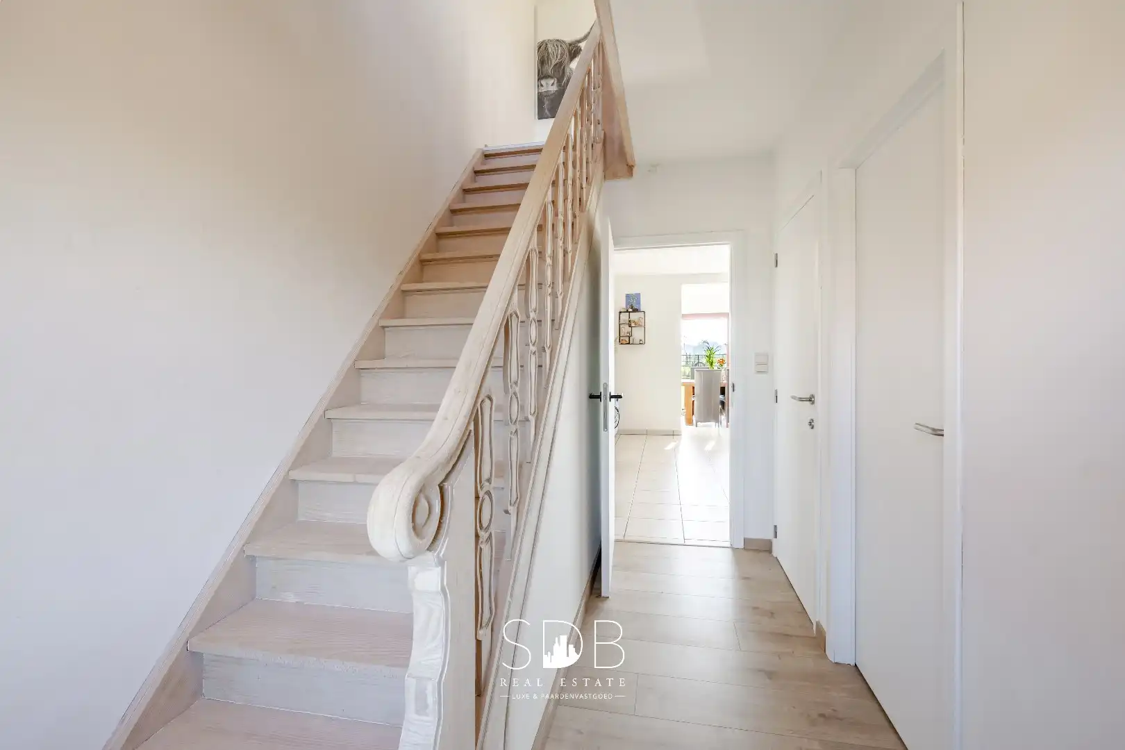 Hedendaagse woning met hippische accommodatie op 17.782m² foto 2