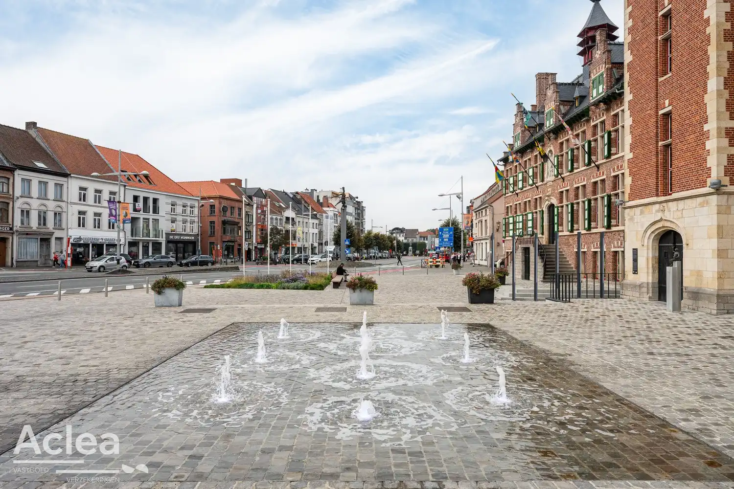 Volledig appartementsgebouw op de Markt van Eeklo foto 4