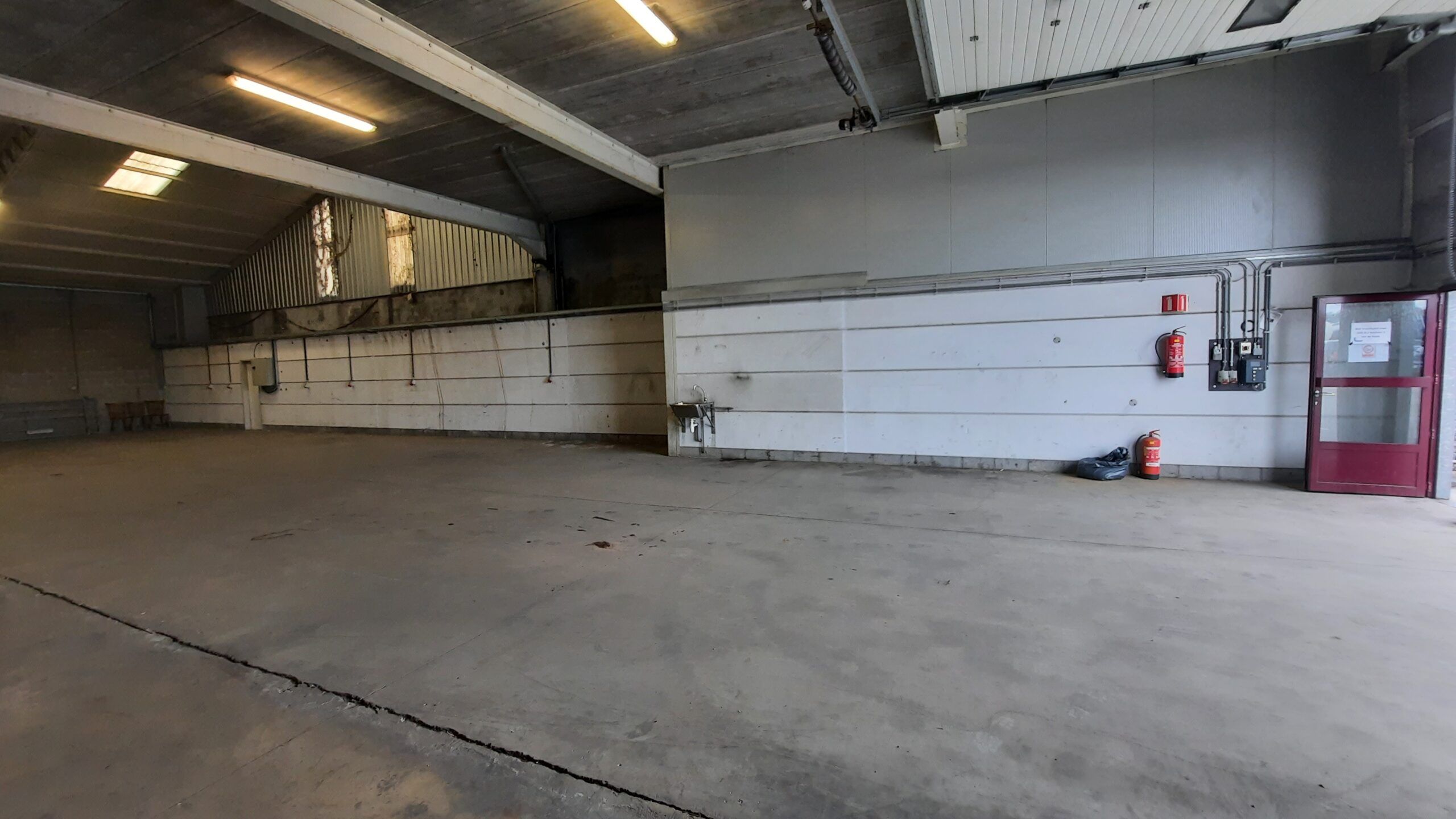 KMO UNIT/OPSLAGRUIMTE (350 m²) IN VERREBROEK foto 2