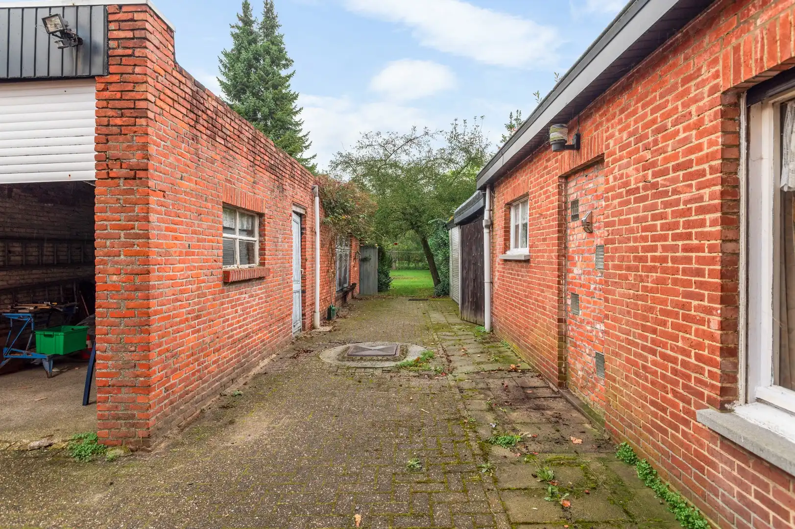 Ruime woning op uitzonderlijk perceel van 1.081 m² foto 18
