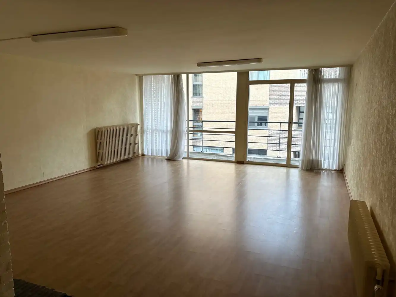 2 ruime goed gelegen te renoveren appartementen foto 14