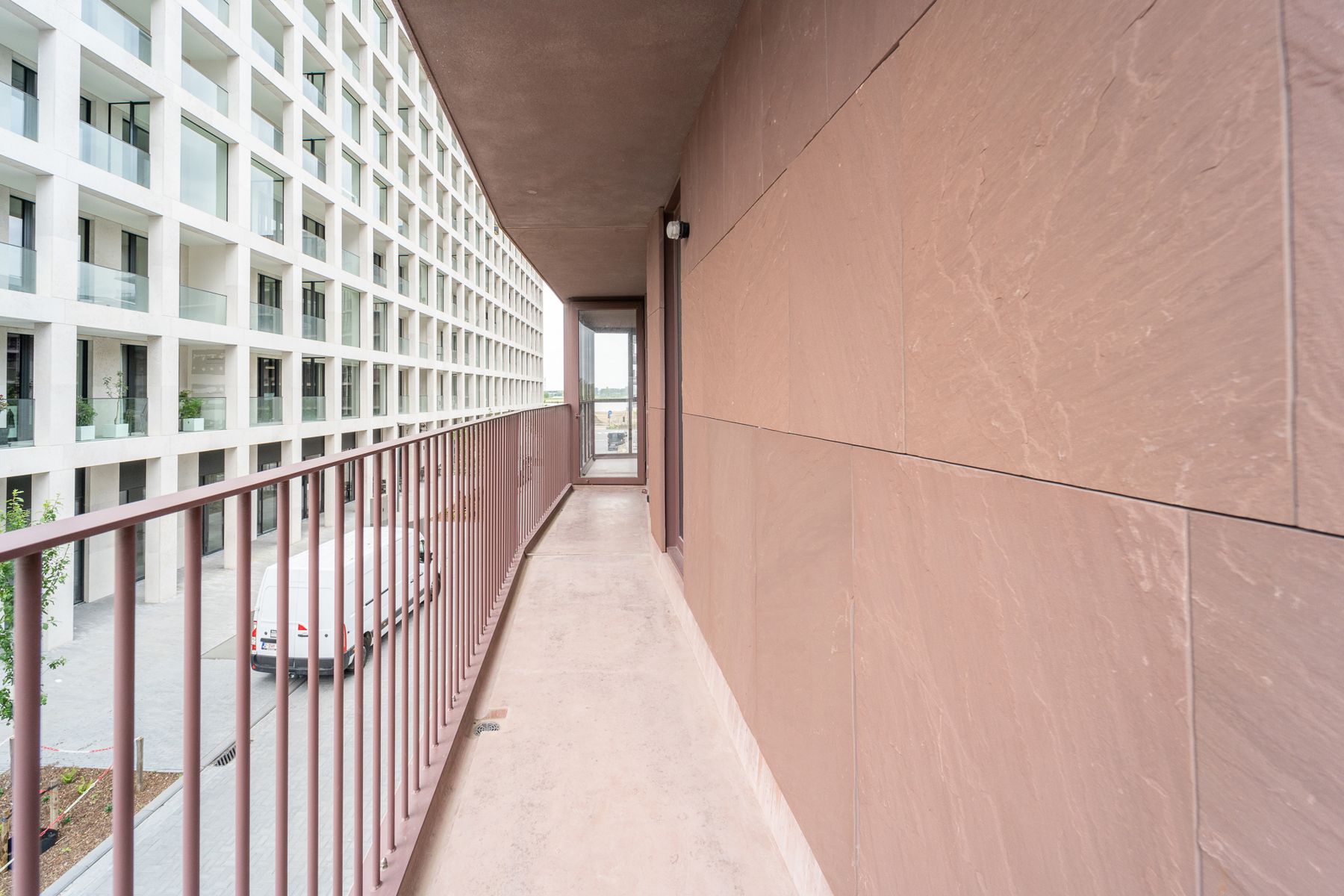 Gloednieuw appartement op het hippe “Nieuw zuid” foto 5