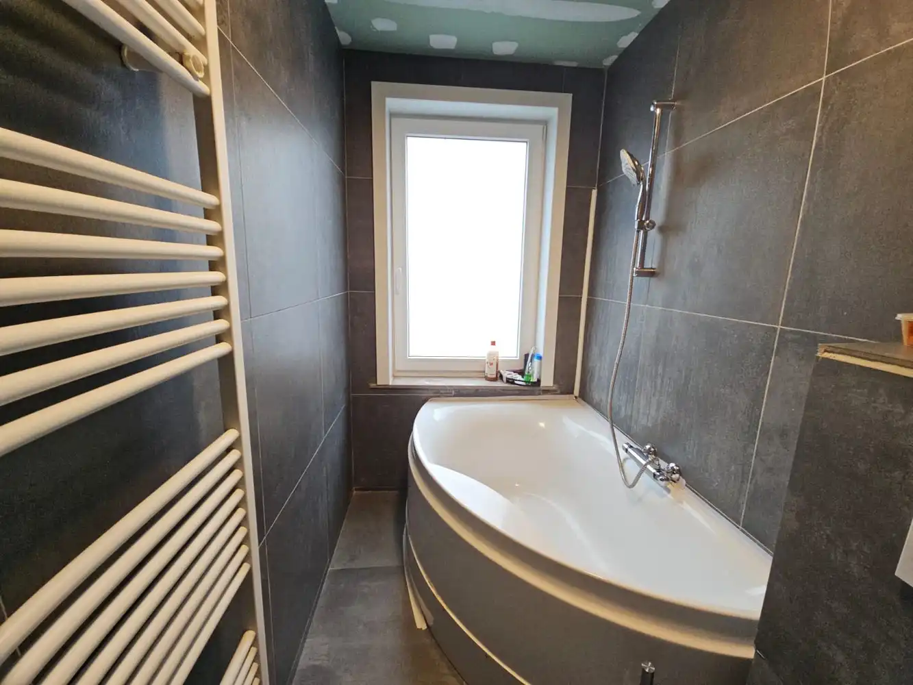 Gerenoveerde woning met 5 slaapkamers en tuin vlakbij de dorpskern foto 11