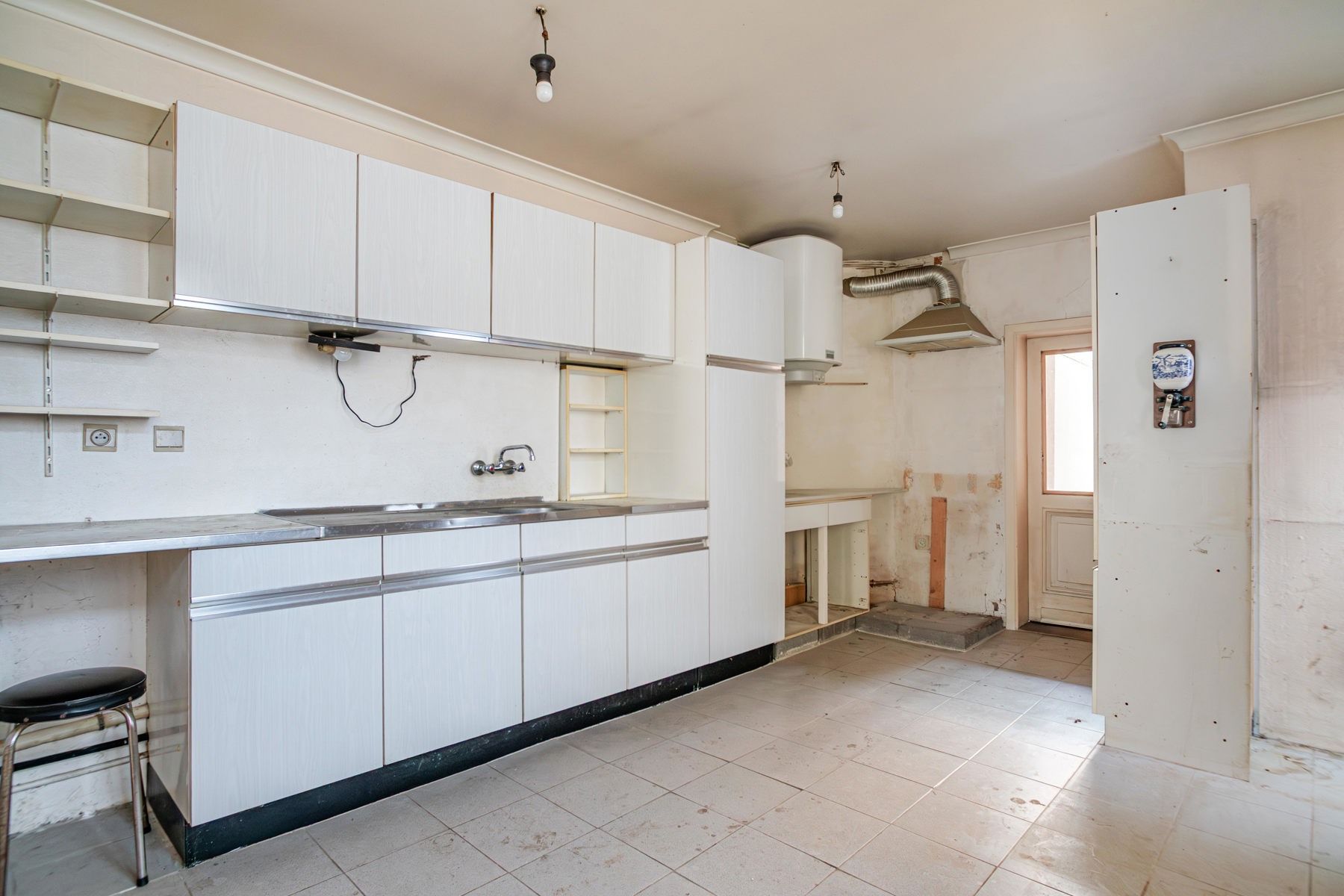 Renovatieproject op ruim perceel foto 17