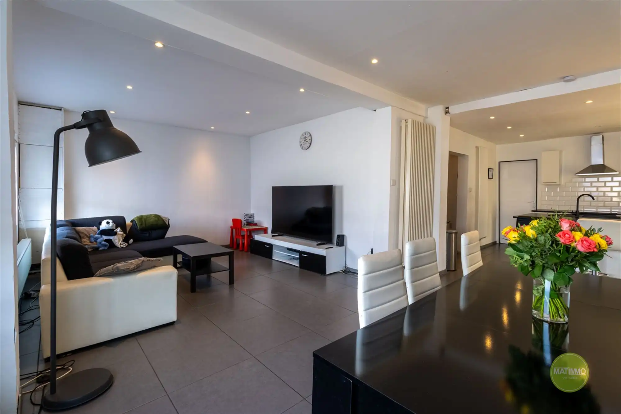 Instapklare starterswoning met 3 slaapkamers en tuin in Mol foto 3