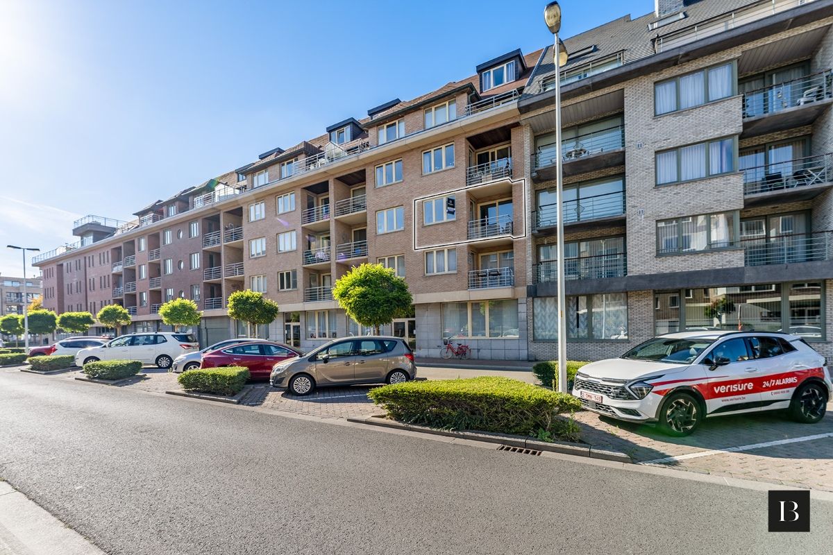 Goed onderhouden appartement met 2 slaapkamers foto {{pictureIndex}}