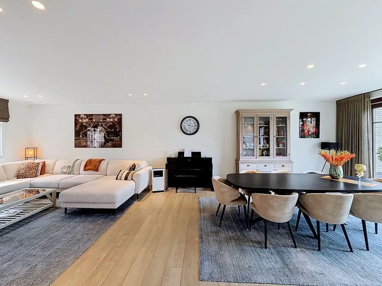Ruime halfopen, quasi nieuwbouw woning op rustige ligging in het pittoreske Ramskapelle foto 4