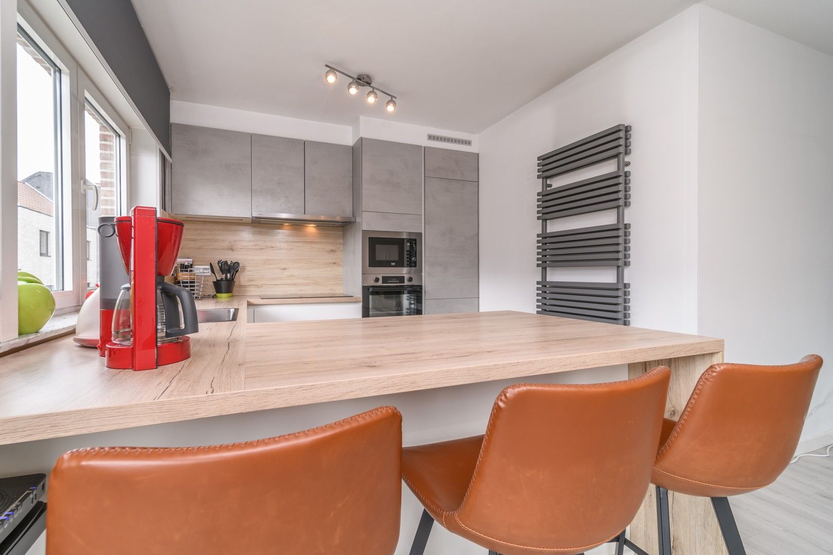 Gezellig, lichtrijk appartement op de 1ste verdieping foto 2