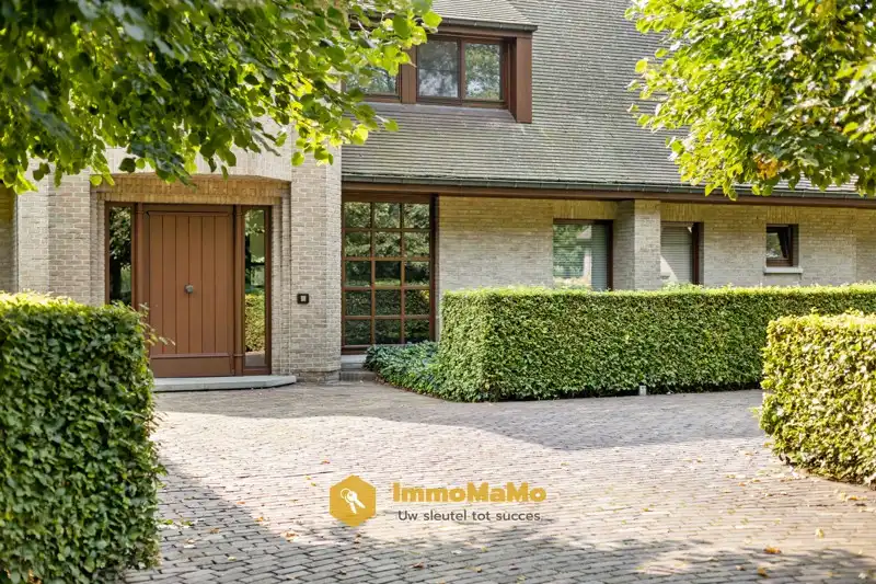 UNIEKE VILLA MET WEILAND EN PAARDENSTALLEN OP EEN TOPLOCATIE TE KOOP IN MENDONK (GENT) foto 3