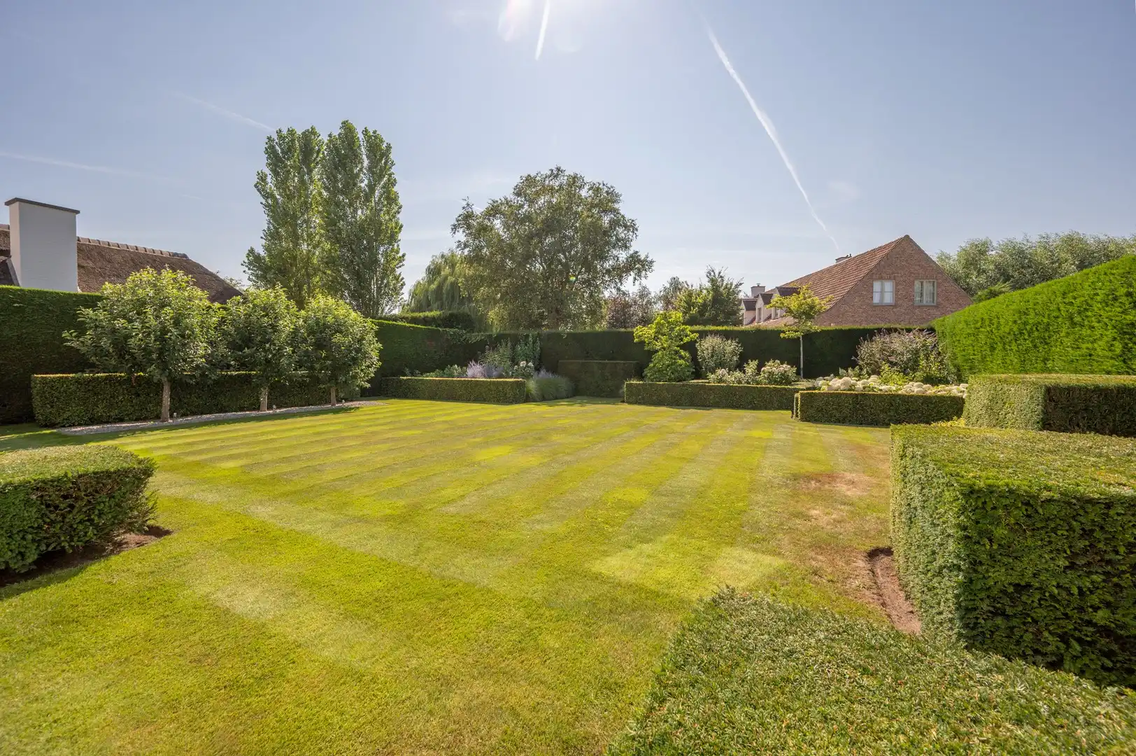 Vrijstaande villa, rustig gelegen in een aangename residentiële omgeving aan de rand van Knokke. foto 37