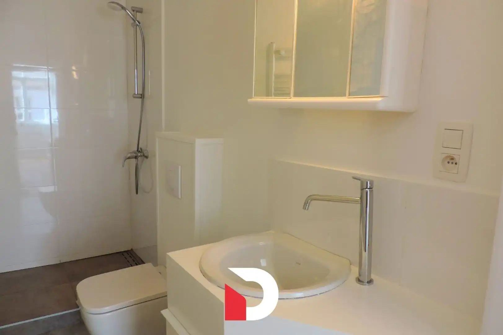 Gerenoveerde rijwoning met 2 slk's in centrum Brugge foto 7