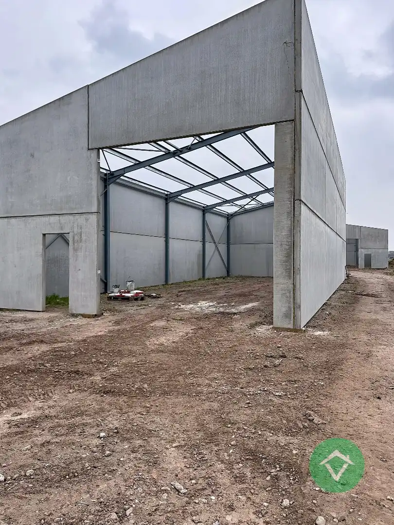 Loods NR A te koop – 180 m² KMO-zone Ardopoort te Roeselare foto 6