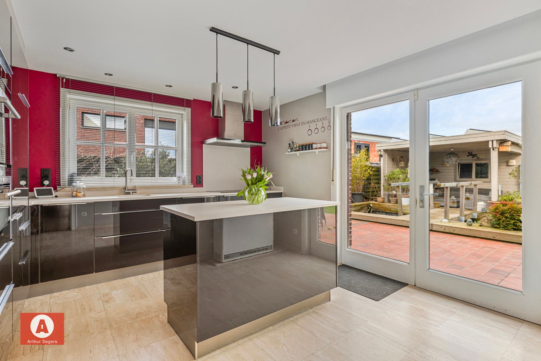 Ruime open bebouwing met 4 slaapkamers op 10 are foto 10