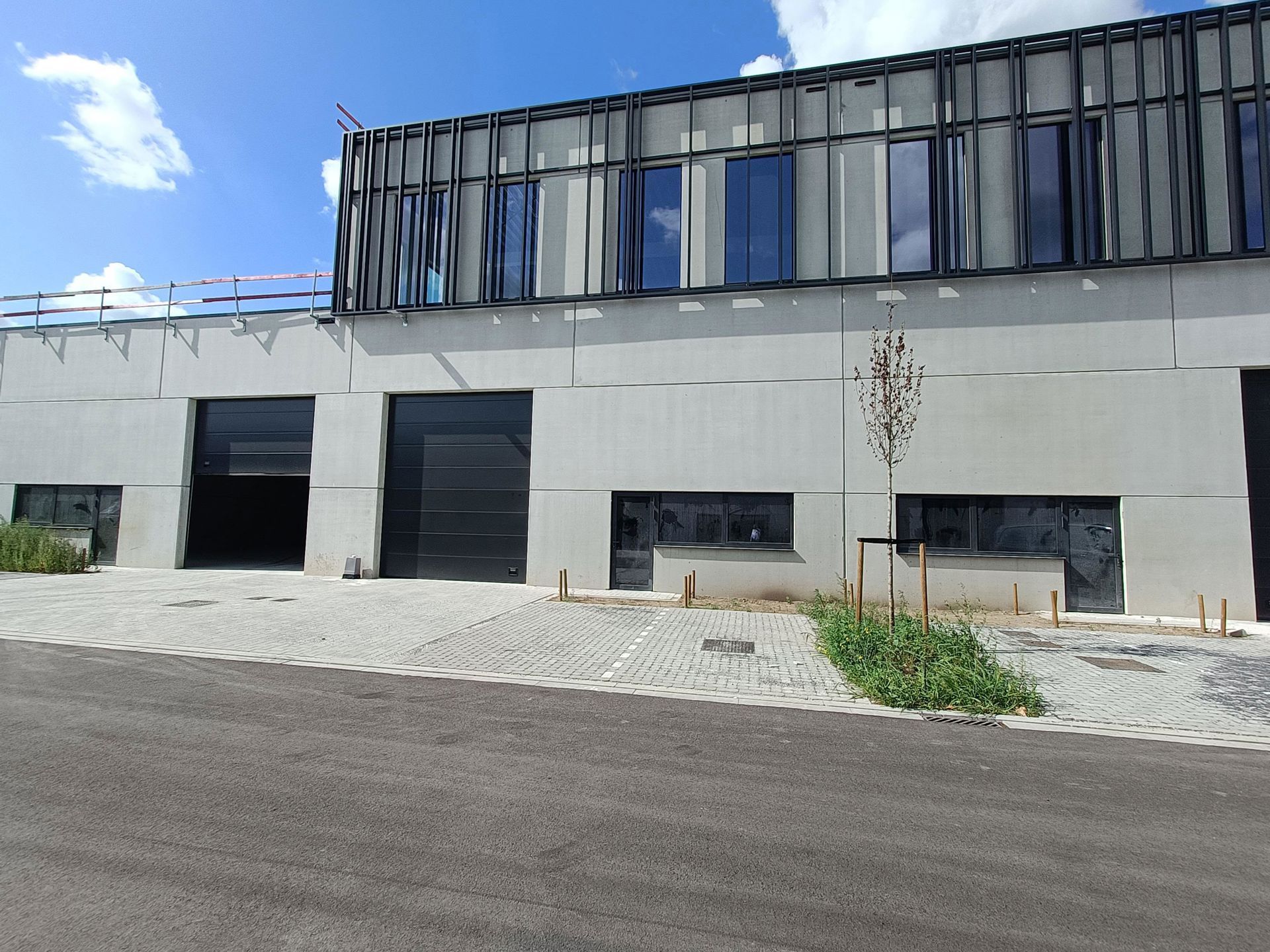 Nieuwbouw KMO-unit in 'La Brique' foto {{pictureIndex}}