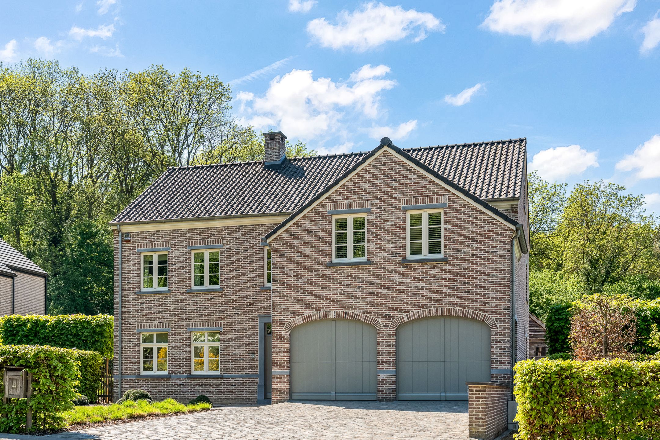 Statige villa met zuidtuin op 19a90ca te Bassenge foto 2