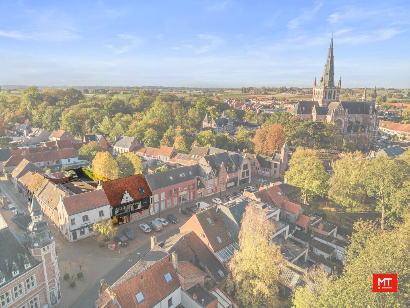 Bijzonder ruim gebouw met tal van mogelijkheden en uitweg, te koop in de dorpskern van Dadizele foto 30