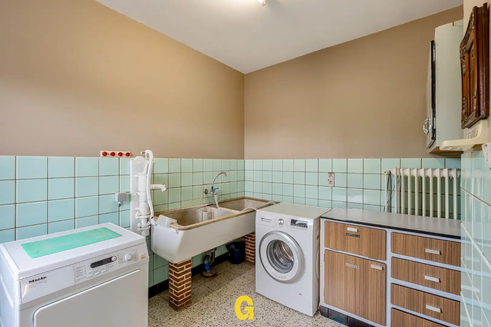 *** IN OPTIE *** Te renoveren halfvrijstaande woning met 3 slaapkamers en bijzonder ruime tuin op 14a 39ca foto 17