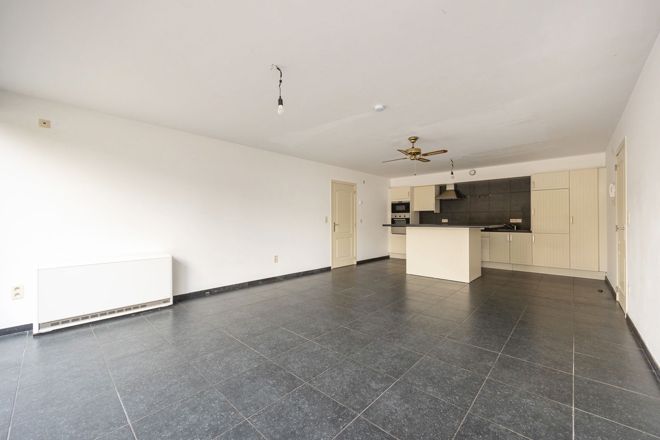 Instapklaar gelijkvloers appartement te St-Antonius foto {{pictureIndex}}