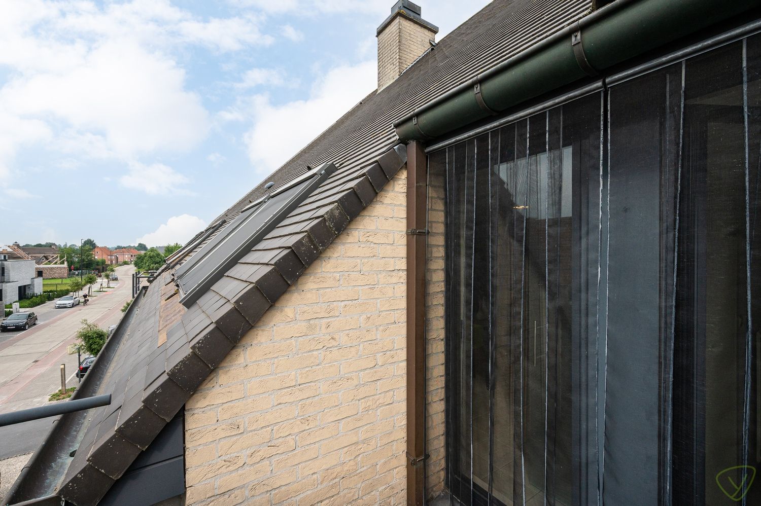Instapklaar duplex-appartement met terras en garage in Adegem foto 10