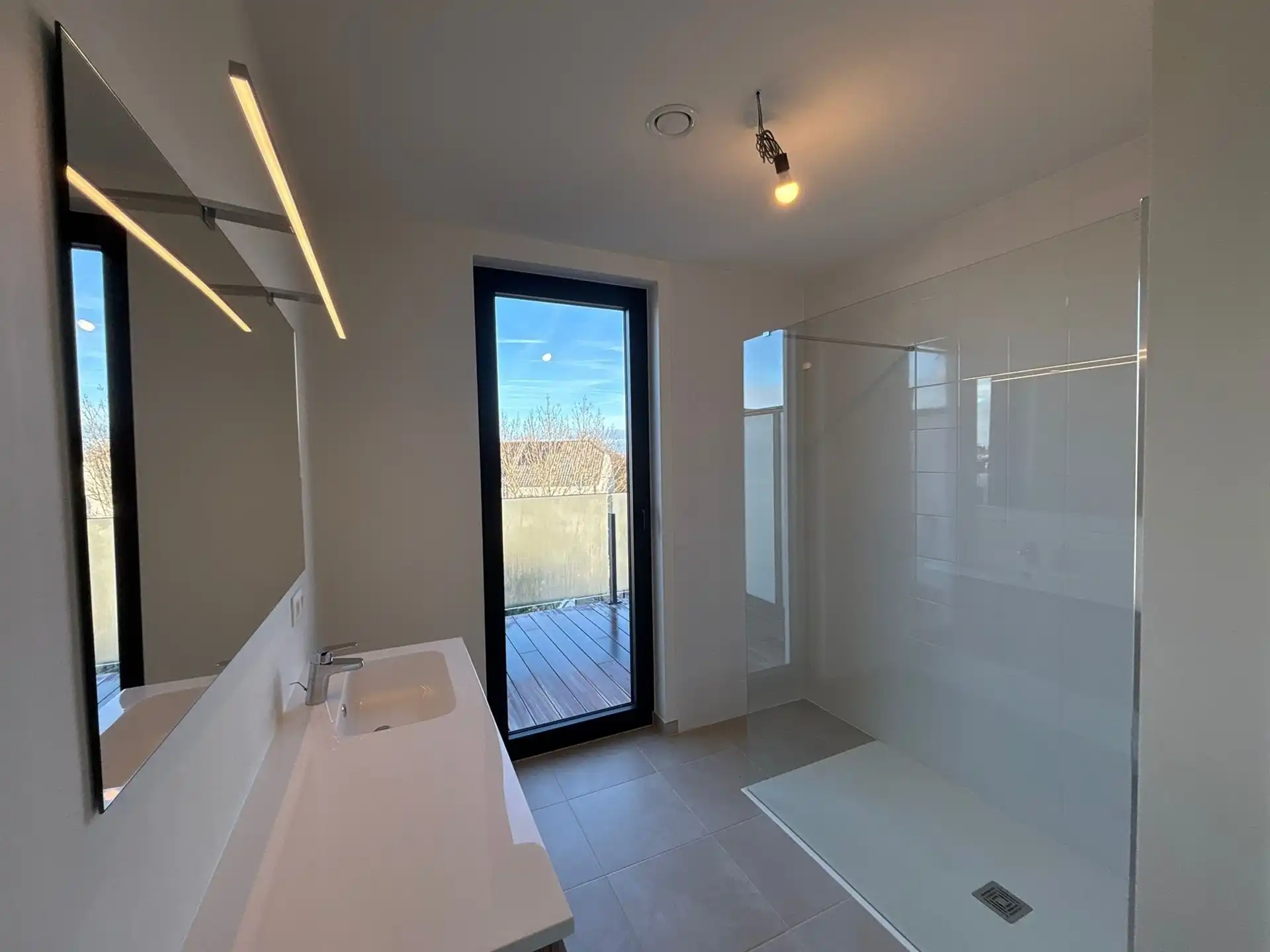 Modern duplex-appartement met private tuin en ruime terrassen in Asse! foto 23